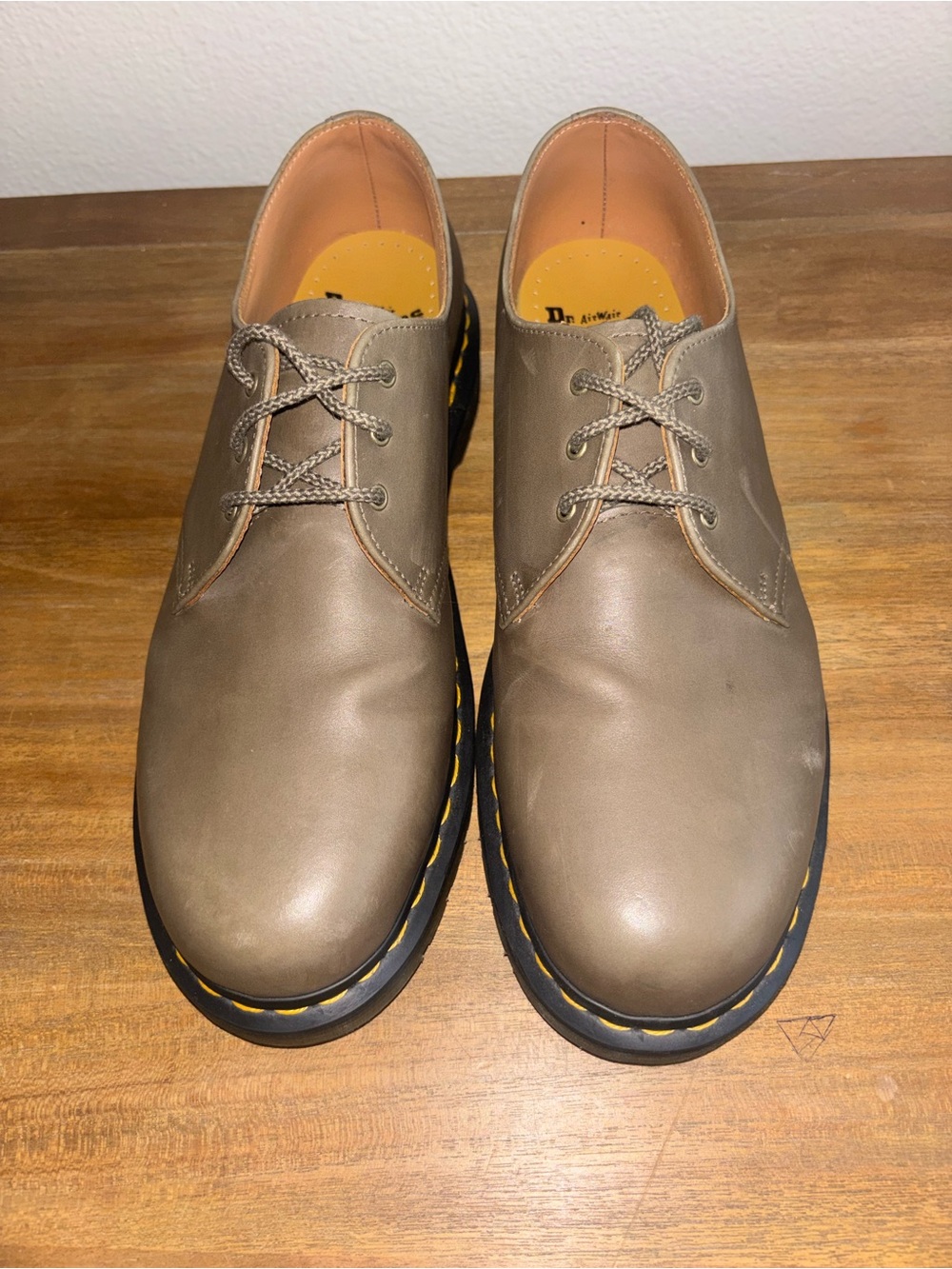 Dr. Martens Leather Oxford Olive Shoes Mens Classic Outdoor Low Top size 11 - Picture 2 of 6
